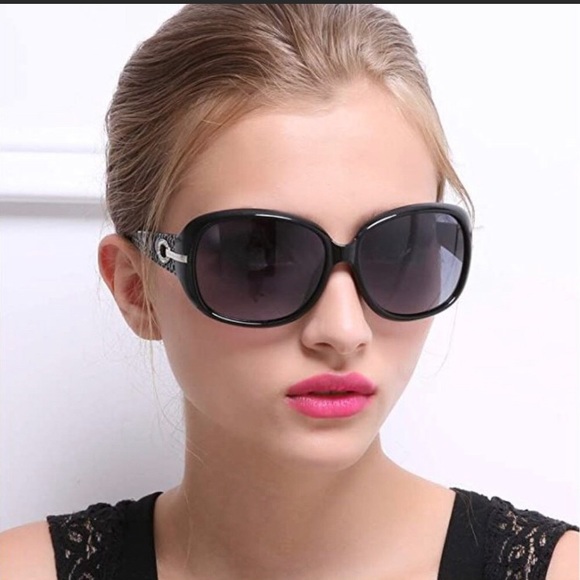 ❣️NEW❣️Sexy, Sassy Leopard Fashion Sunglasses - Picture 2 of 7